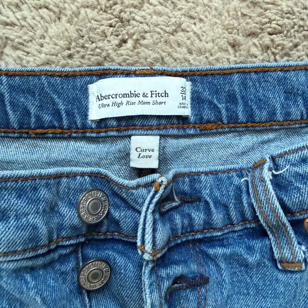 High Rise Mom Shorts - Picture 2 of 2